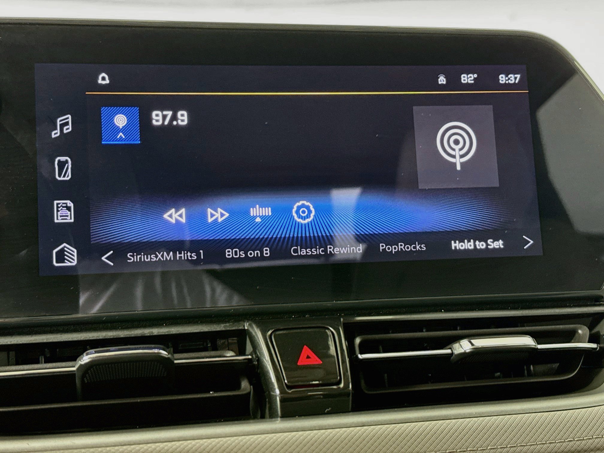 Used 2025 Chevrolet TrailBlazer LT FWD image 16