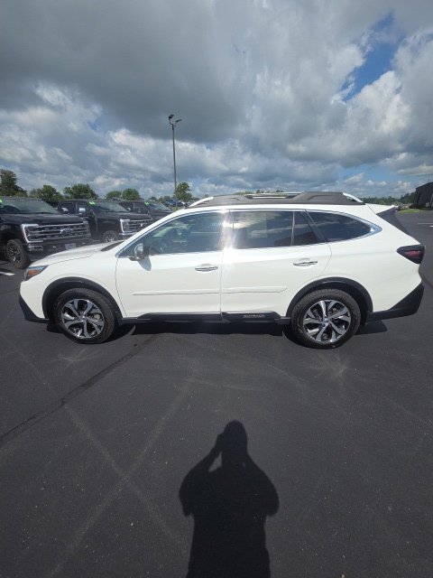 Used 2022 Subaru Outback Touring w/ Popular Package #2 AWD/4WD image 11