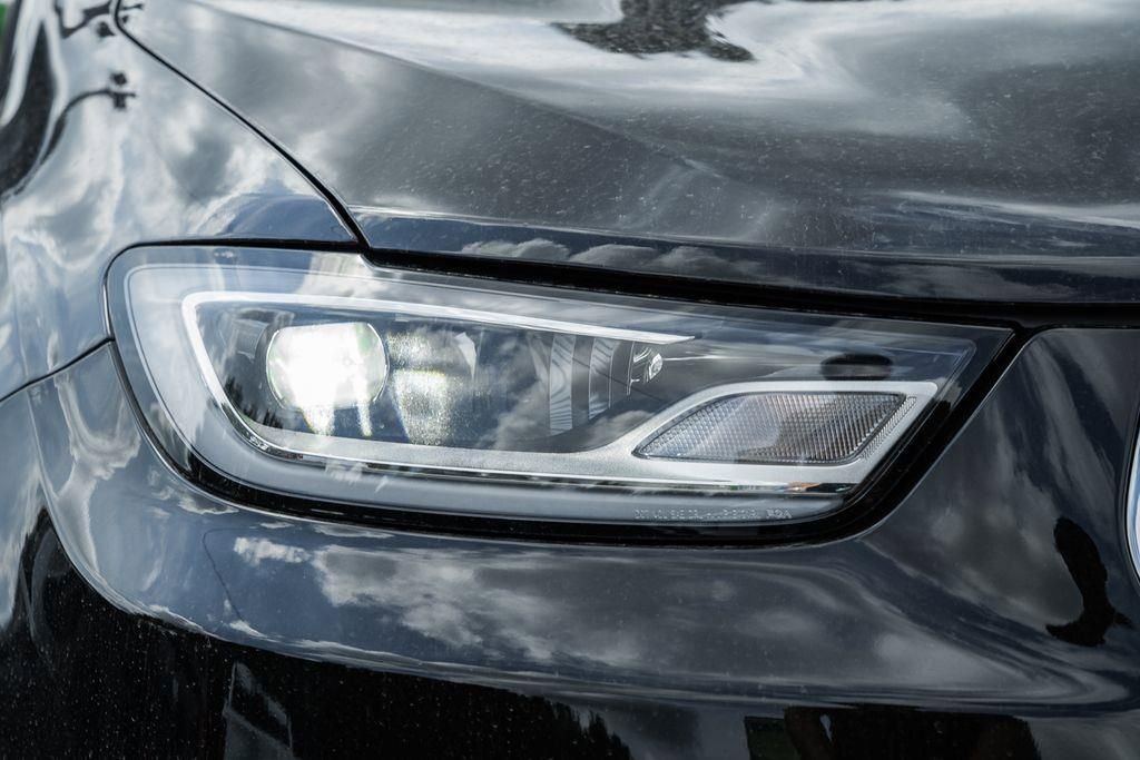 New 2025 Chrysler Pacifica Select FWD image 10