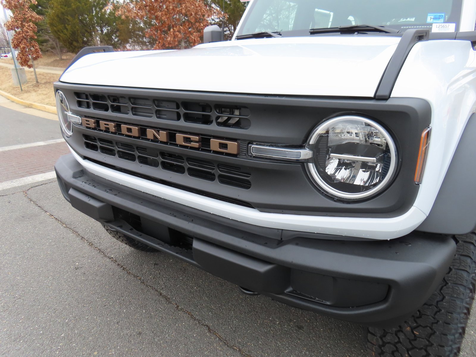 New 2025 Ford Bronco 4-Door image 7