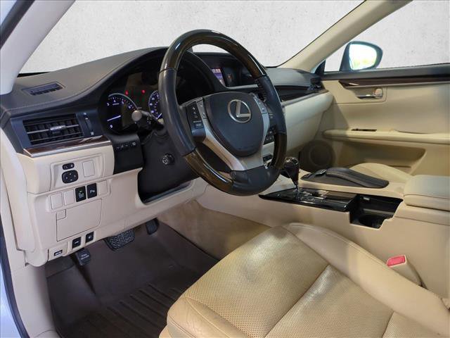 Used 2013 Lexus ES 350 w/ Luxury Pkg image 10