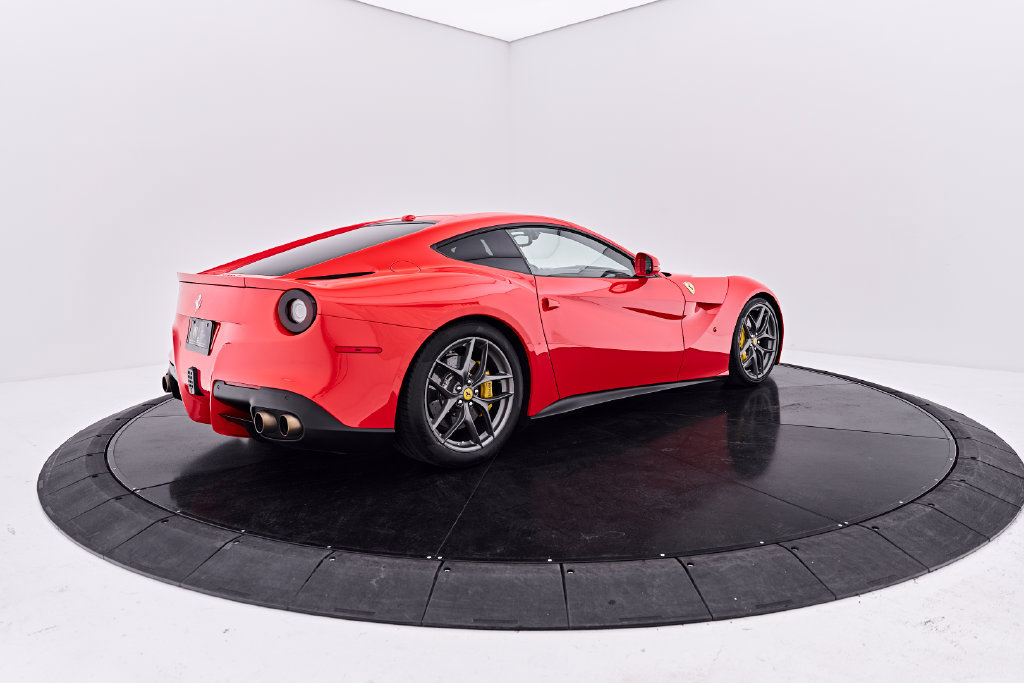 Used 2016 Ferrari F12 Berlinetta RWD image 17
