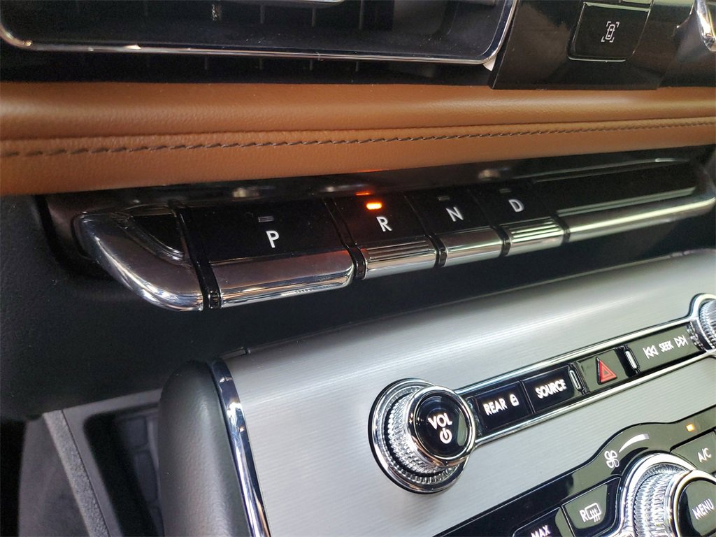 Certified 2023 Lincoln Aviator Reserve w/ Equipment Group 201A image 29