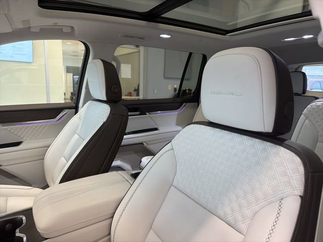 Used 2025 GMC Acadia Denali w/ Super Cruise Package image 15