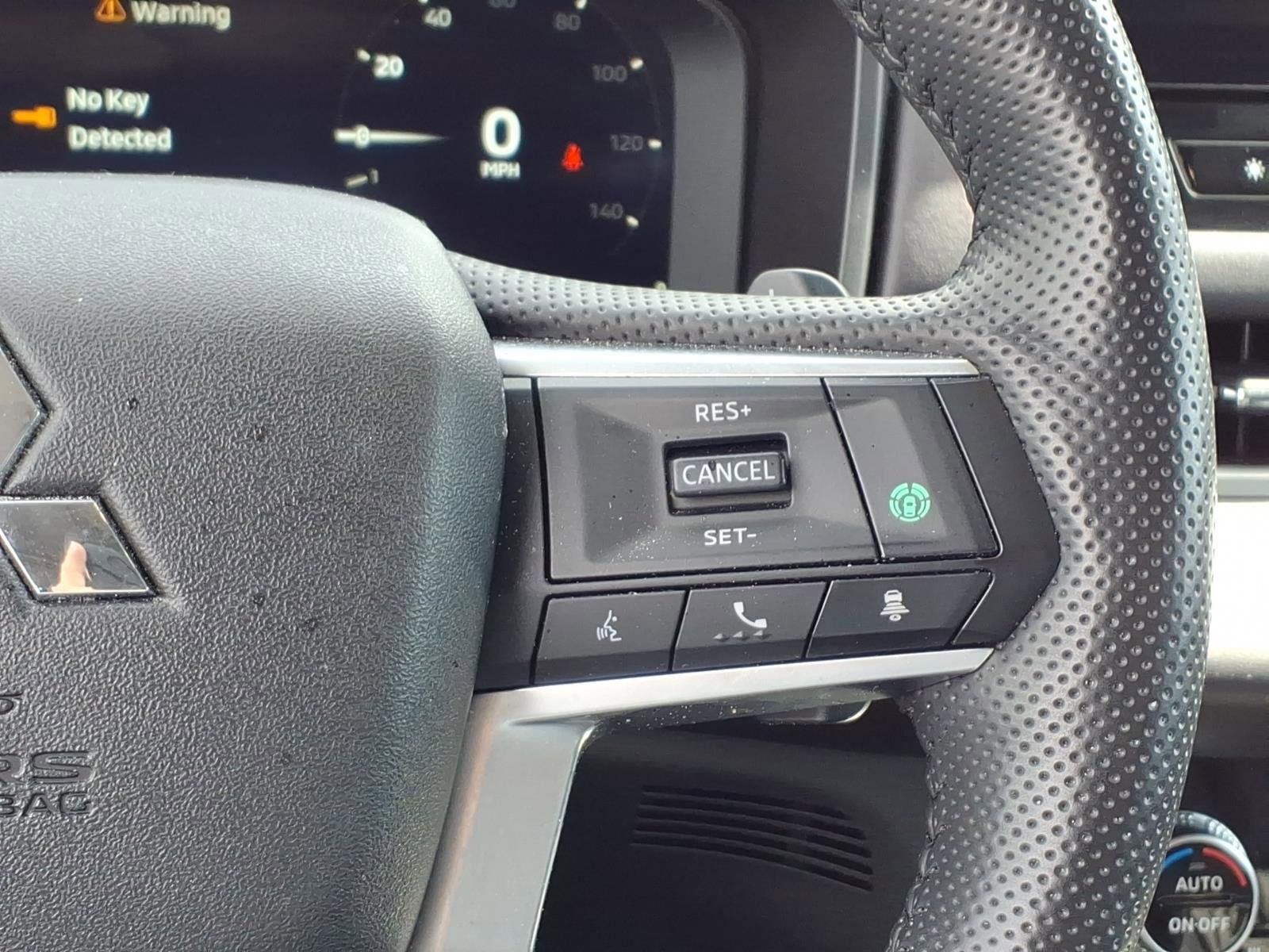 Used 2025 Mitsubishi Outlander SEL image 20