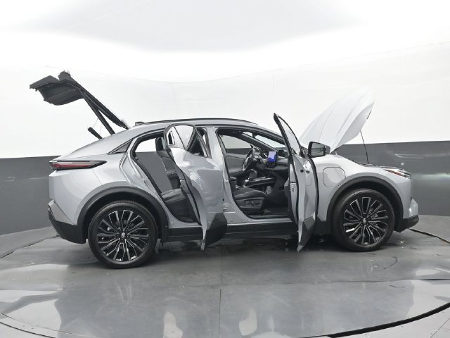 Used 2026 Toyota C-HR w/ Cold Weather Package AWD/4WD image 31