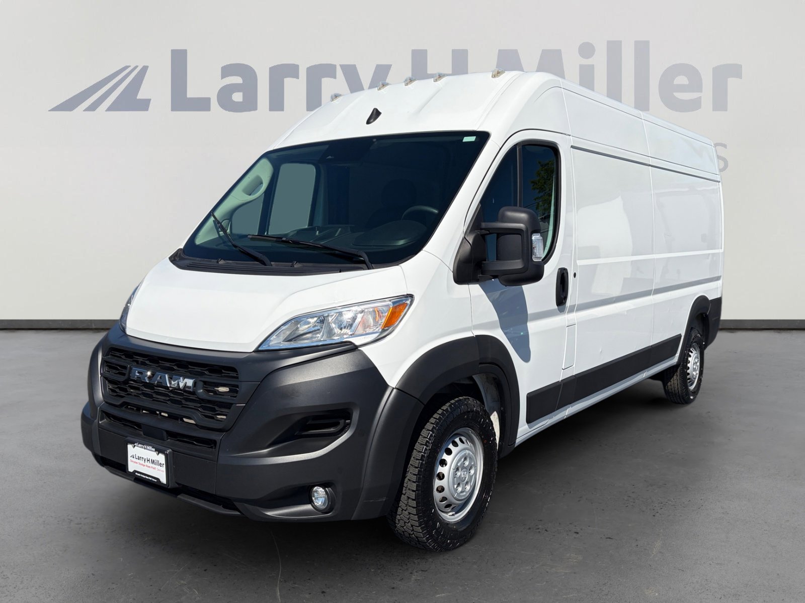 Used 2024 RAM ProMaster 2500 w/ Convenience Group FWD image 1