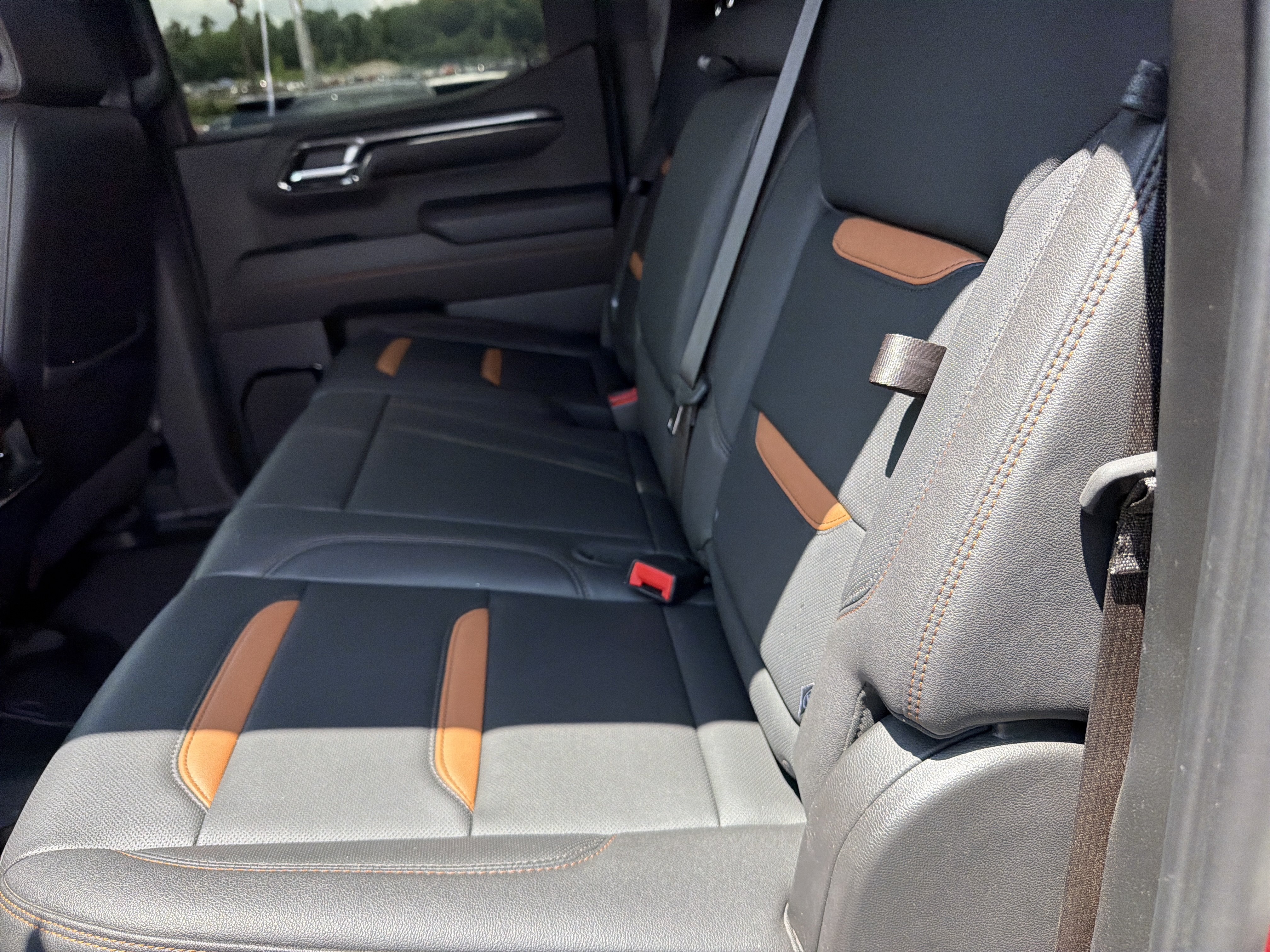 Used 2024 GMC Sierra 1500 AT4 w/ Technology Package AWD/4WD image 14