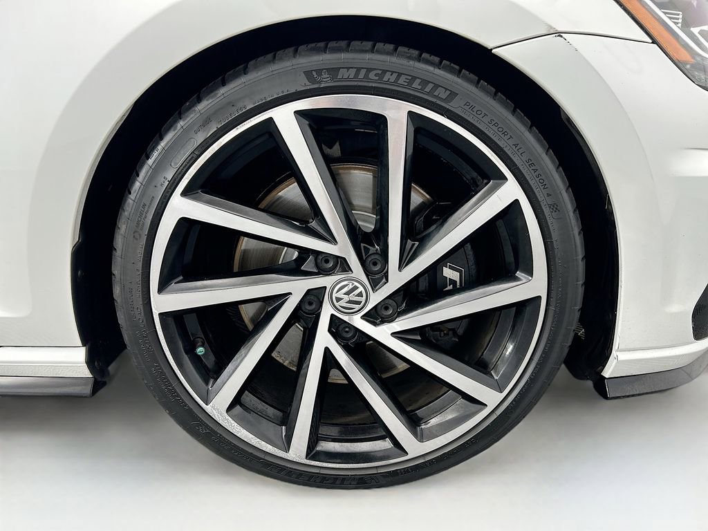 Used 2019 Volkswagen Golf R 4-Door image 31