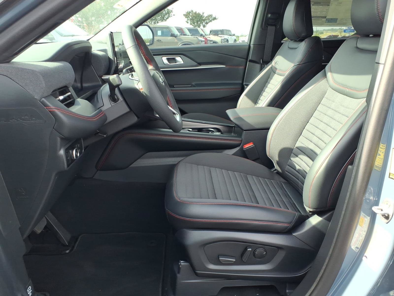 New 2026 Ford Explorer ST-Line w/ ST-Line Street Pack RWD image 8