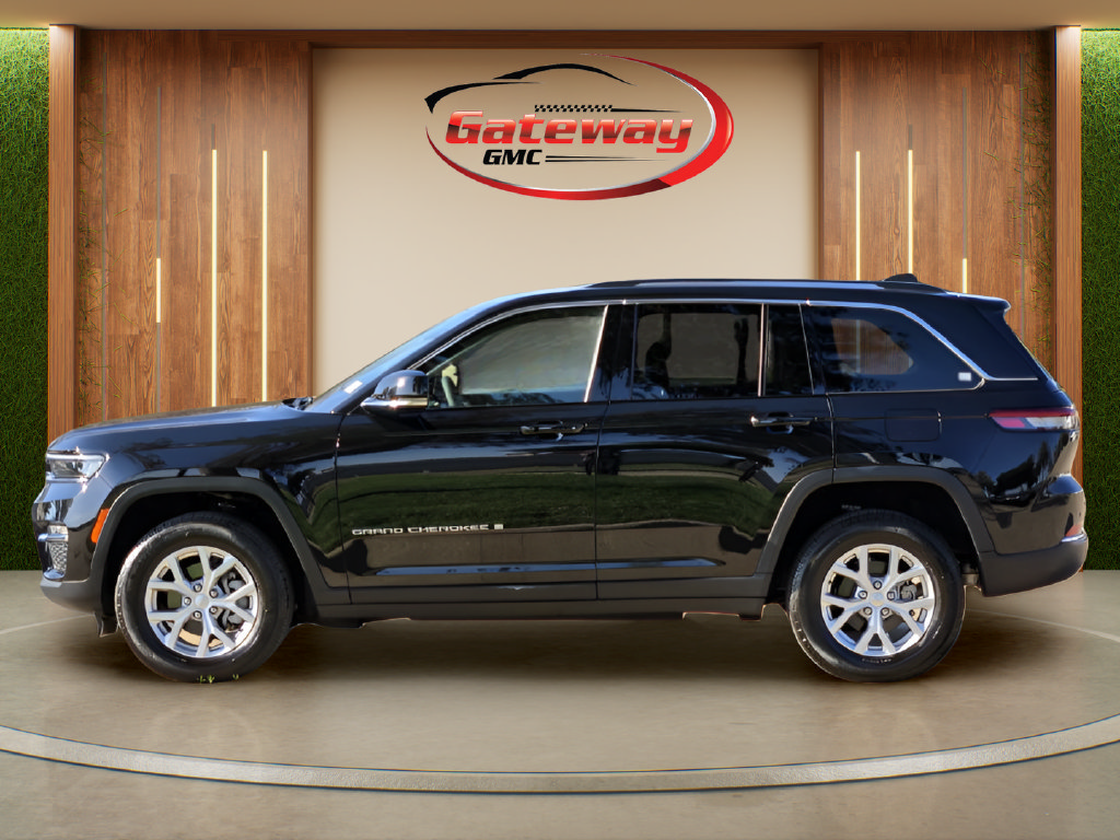 Used 2023 Jeep Grand Cherokee Limited AWD/4WD image 8