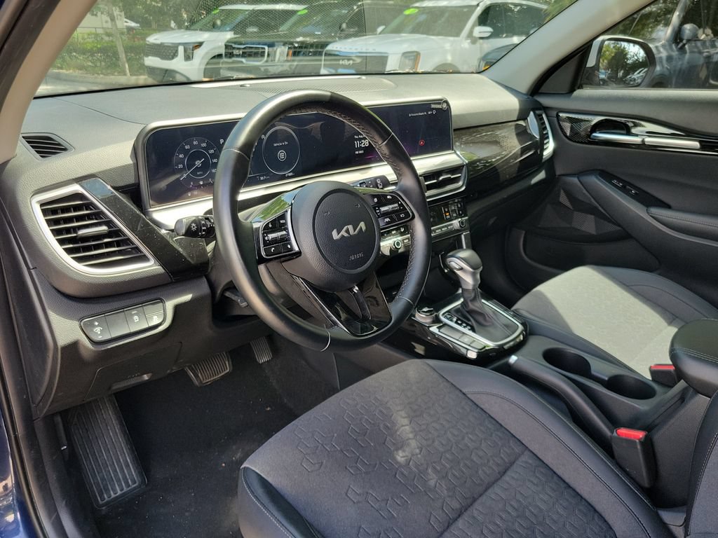 Certified 2024 Kia Seltos S FWD image 17