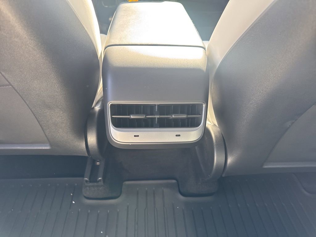 Used 2024 Tesla Model Y Long Range image 25