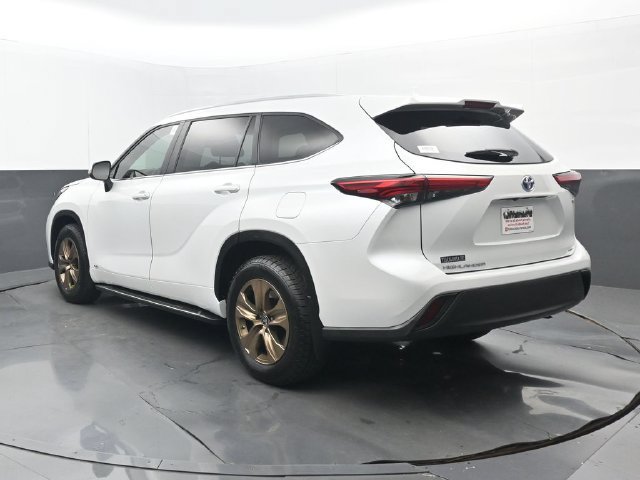 Used 2023 Toyota Highlander Bronze Edition AWD/4WD image 3
