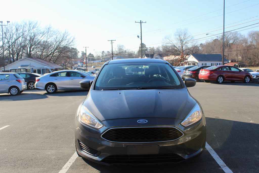 Used 2018 Ford Focus SE image 2