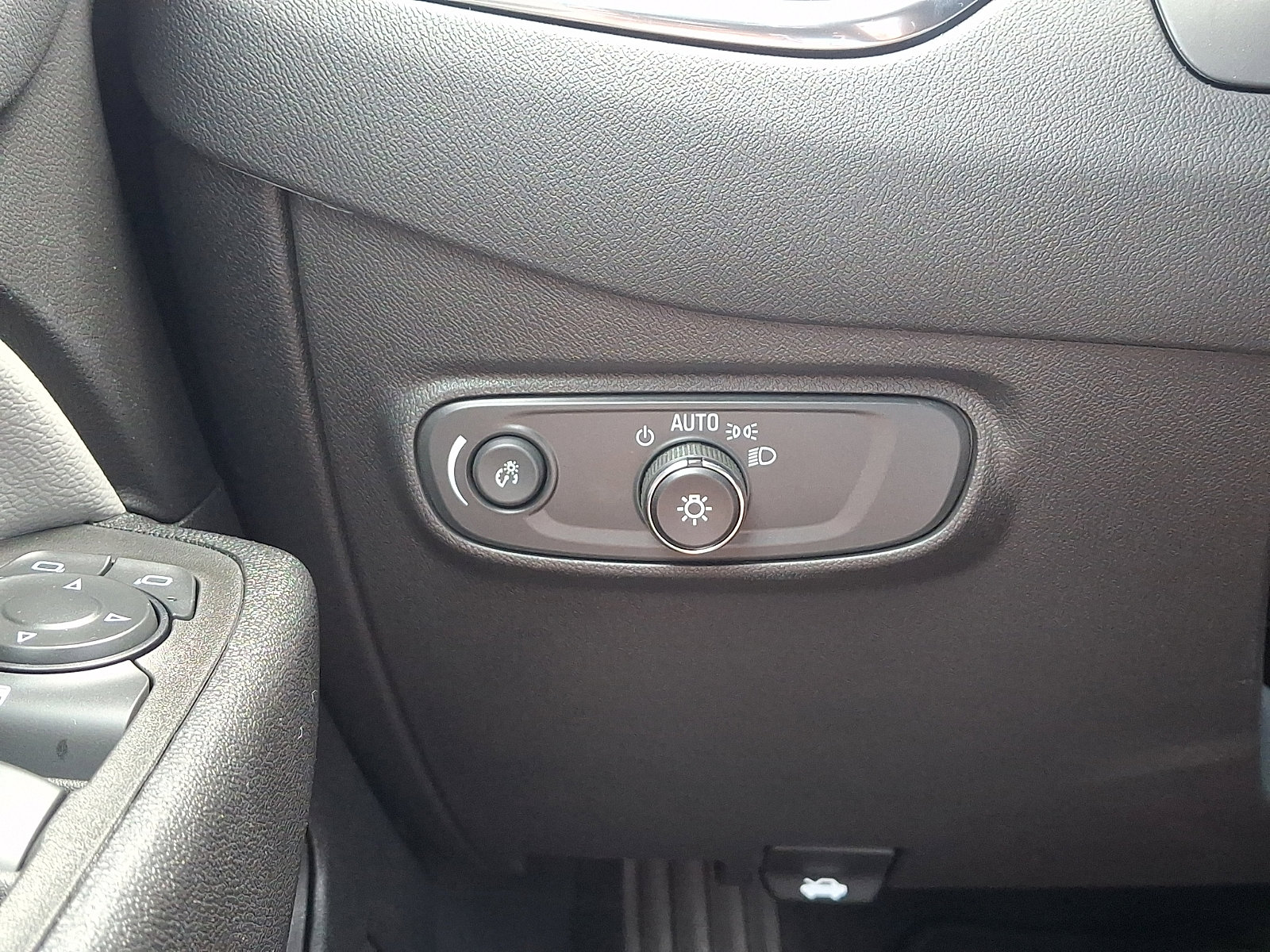 Certified 2024 Chevrolet Equinox LS FWD image 22