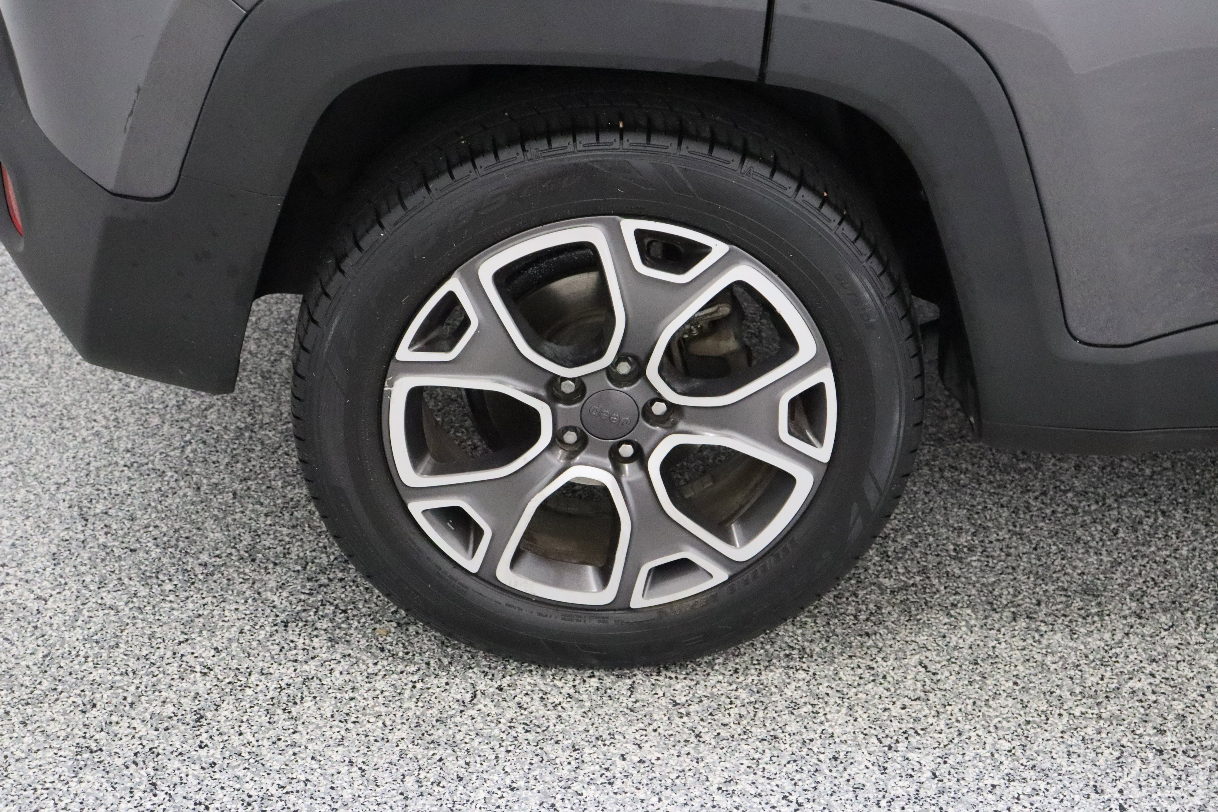 Used 2016 Jeep Renegade Limited FWD image 6