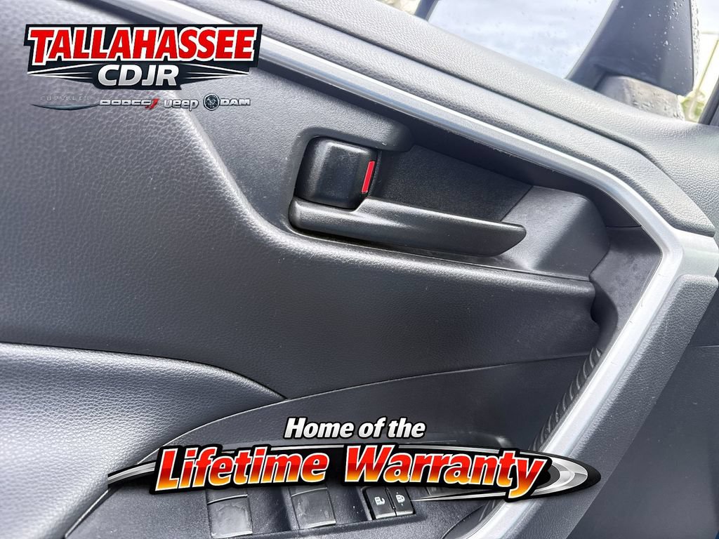Used 2021 Toyota RAV4 LE FWD image 14