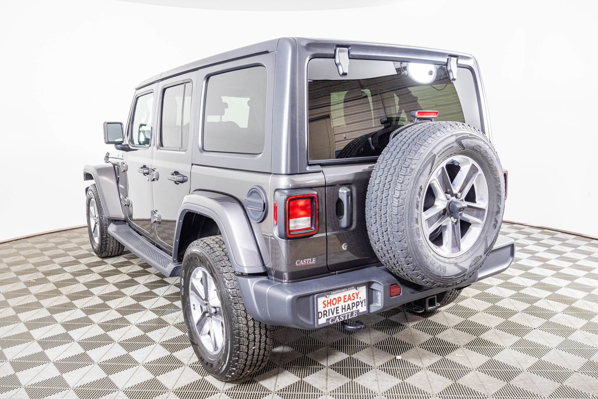 Used 2018 Jeep Wrangler Unlimited Sahara image 13