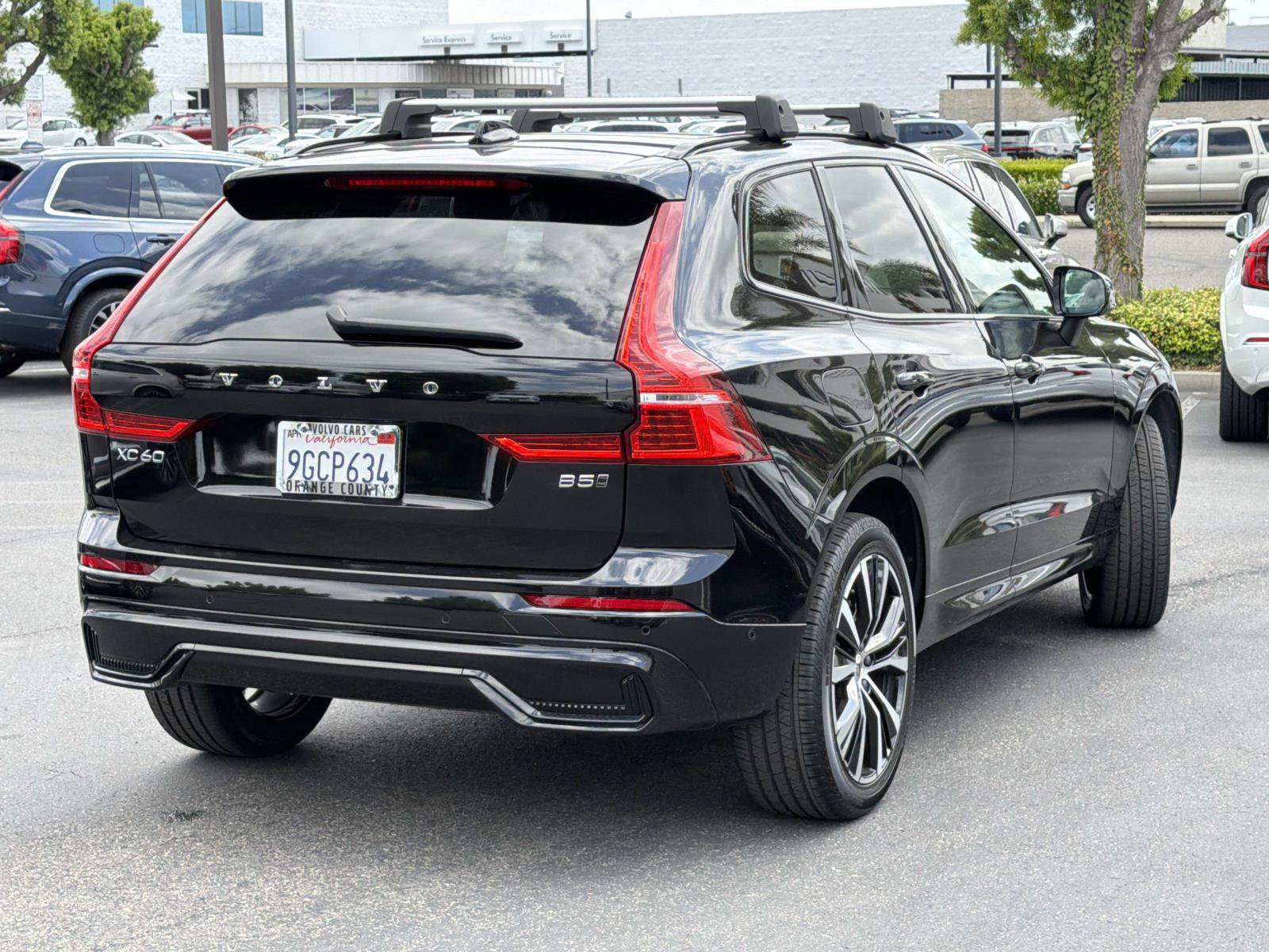 Certified 2023 Volvo XC60 B5 Plus AWD/4WD image 5