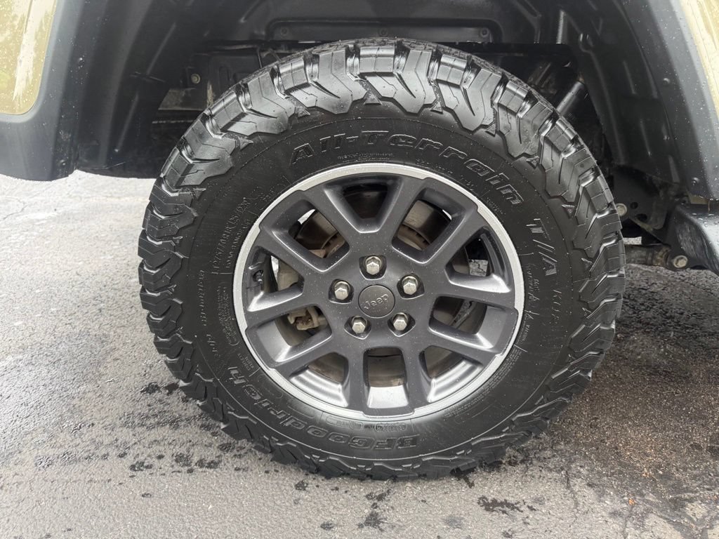 Certified 2020 Jeep Gladiator Overland AWD/4WD image 54