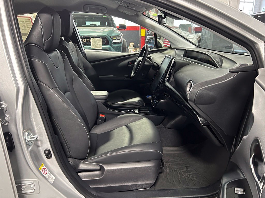 Certified 2021 Toyota Prius Prime XLE FWD image 24
