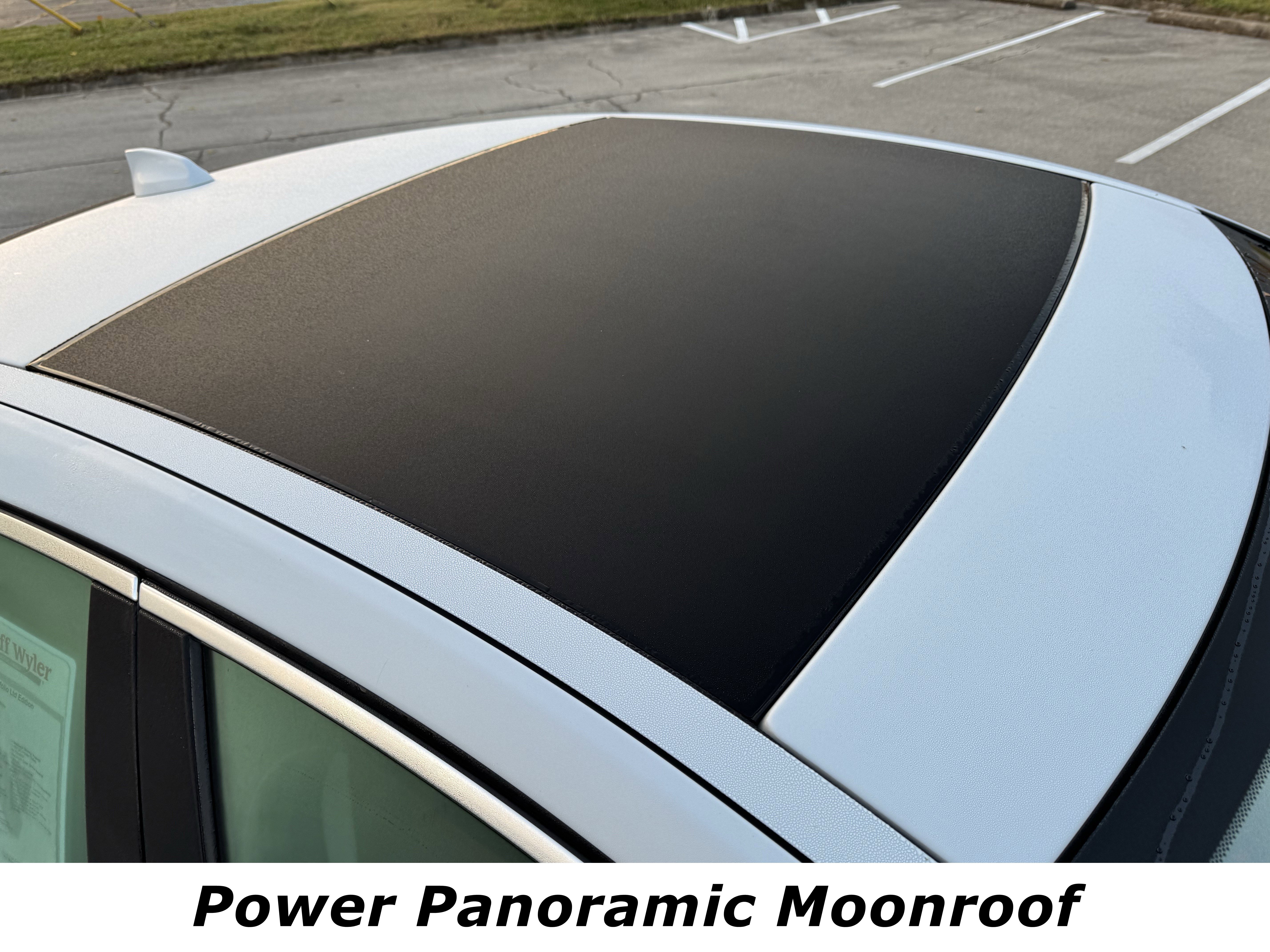 Used 2018 Jaguar XF Portfolio image 11