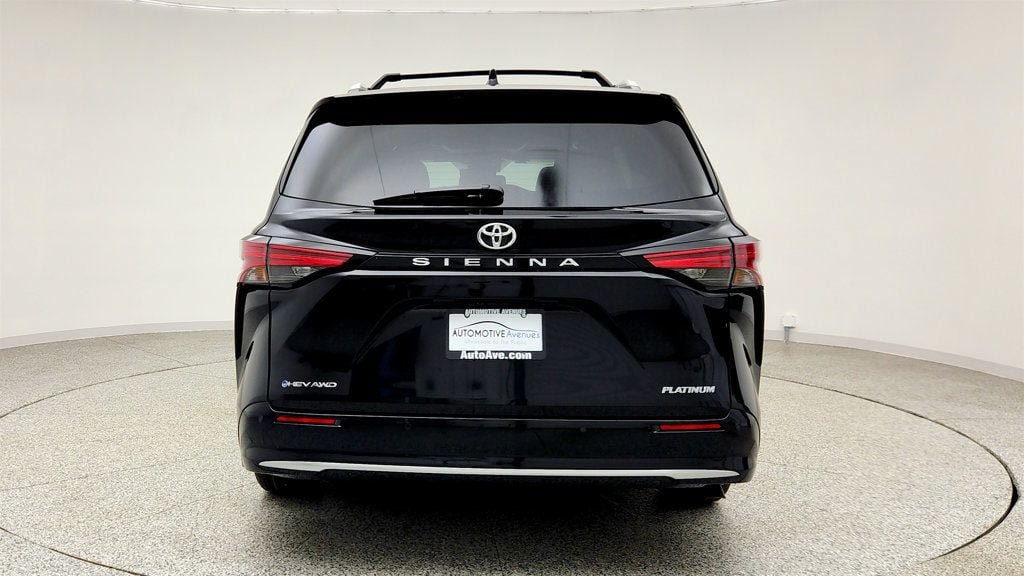 Used 2026 Toyota Sienna Platinum AWD/4WD image 6