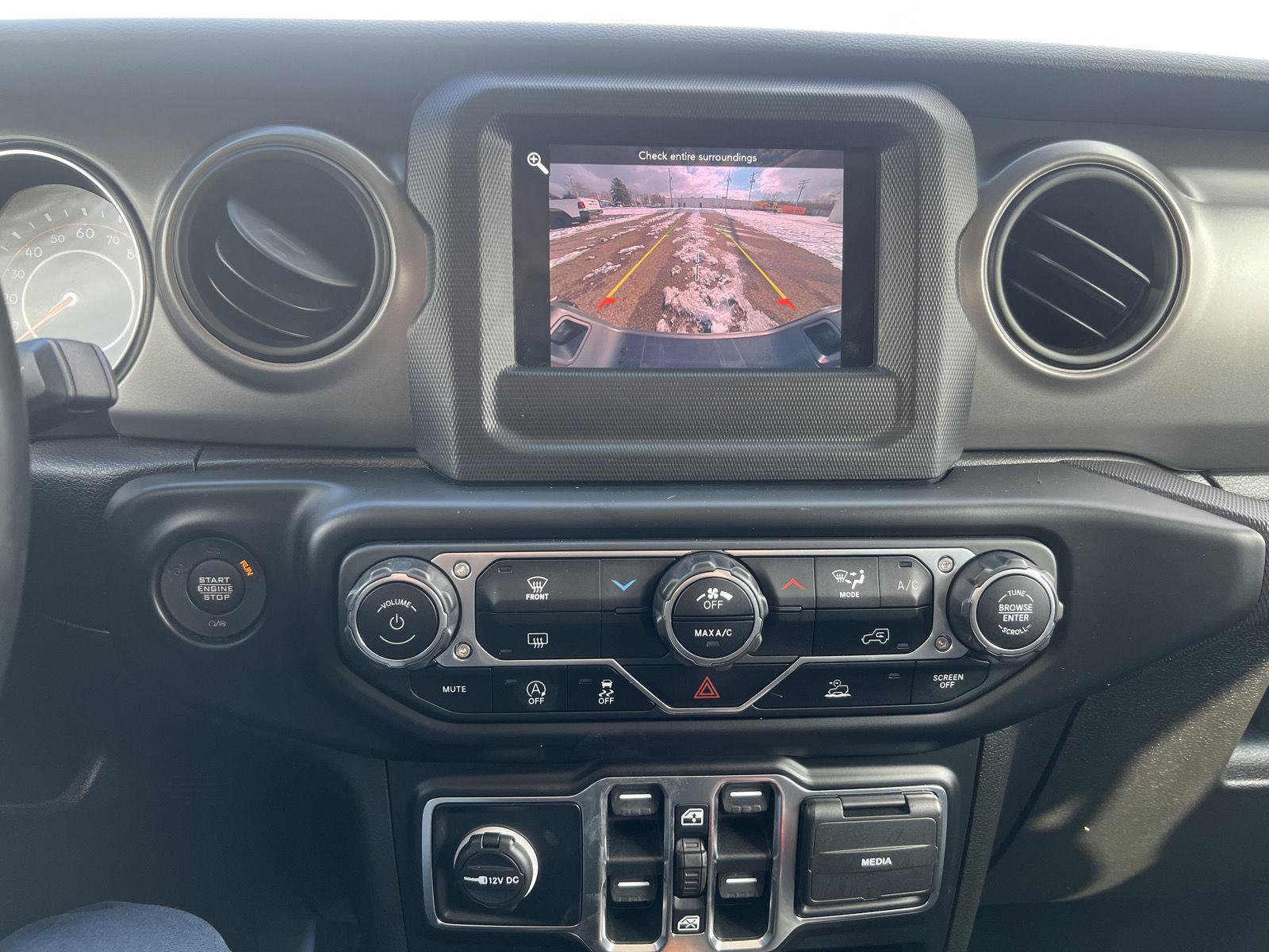 Used 2022 Jeep Gladiator Willys image 20