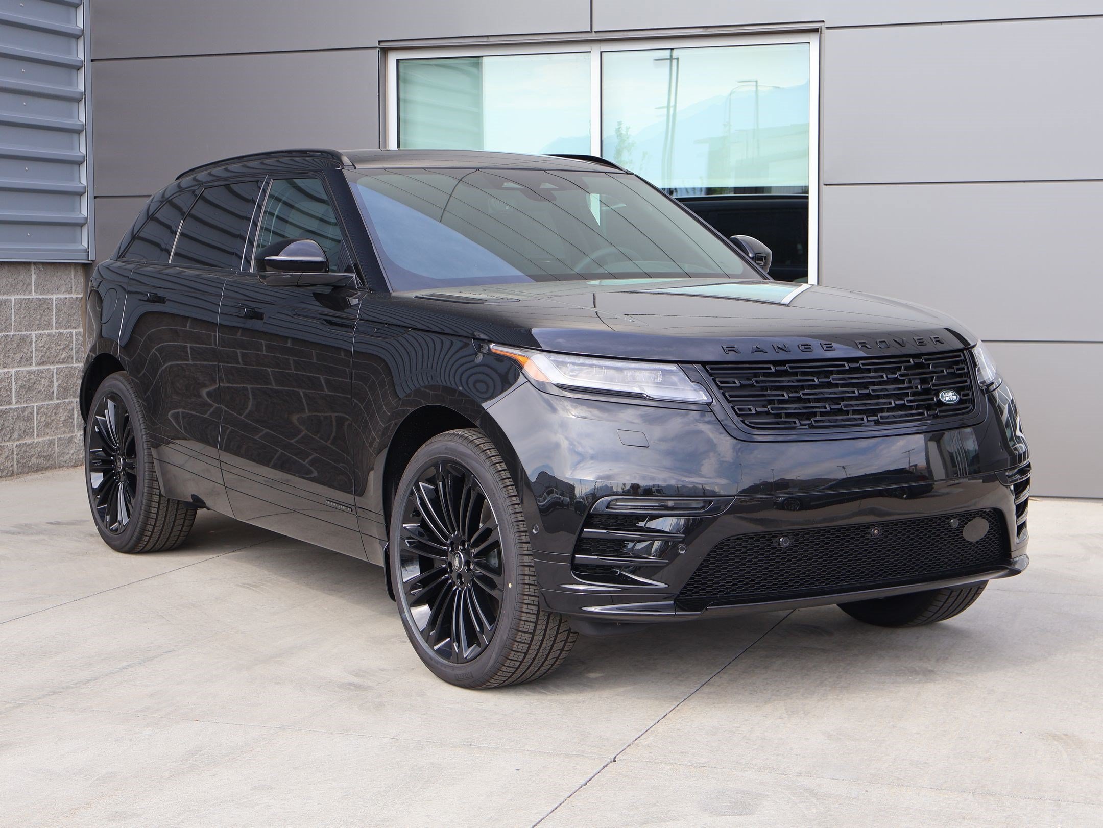 New 2026 Land Rover Range Rover Velar Belgravia AWD/4WD image 3