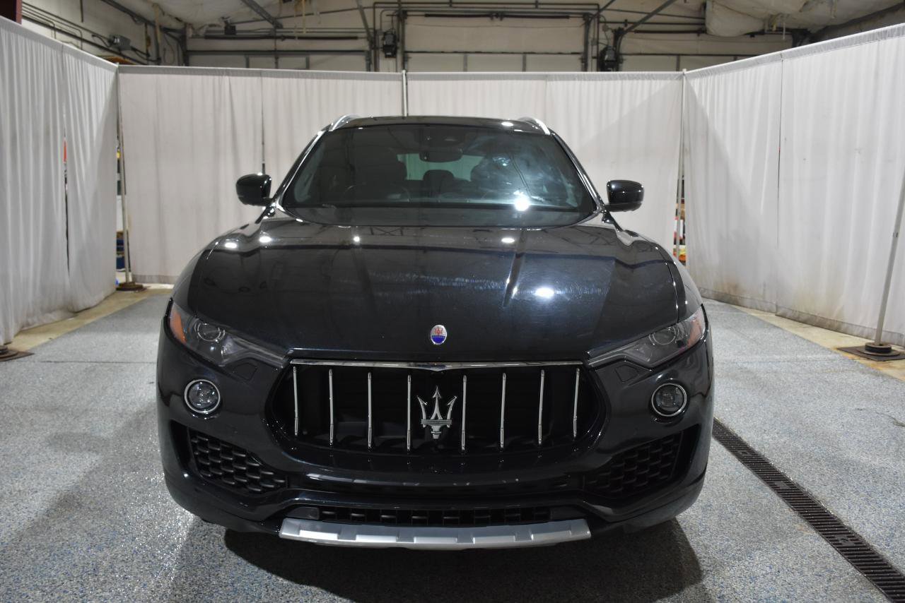 Used 2017 Maserati Levante w/ Luxury Package AWD/4WD image 2