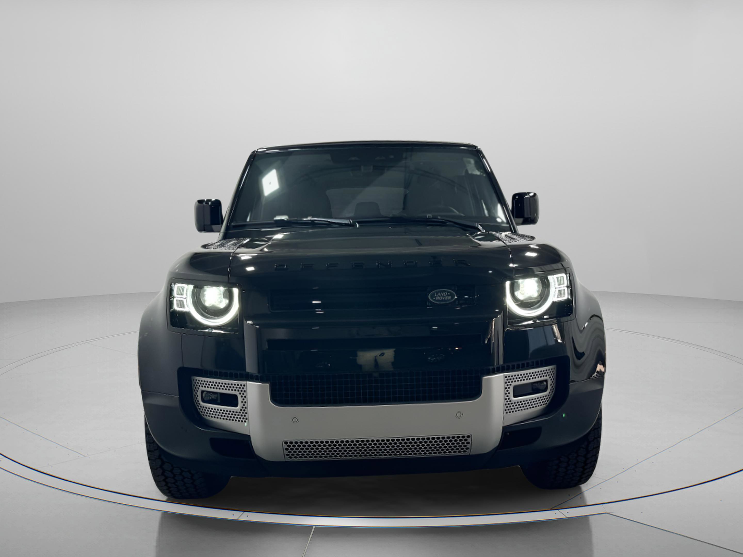 Used 2025 Land Rover Defender 110 S image 7