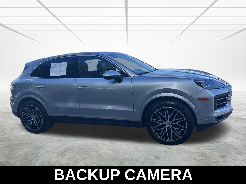 Used 2025 Porsche Cayenne AWD/4WD image 4