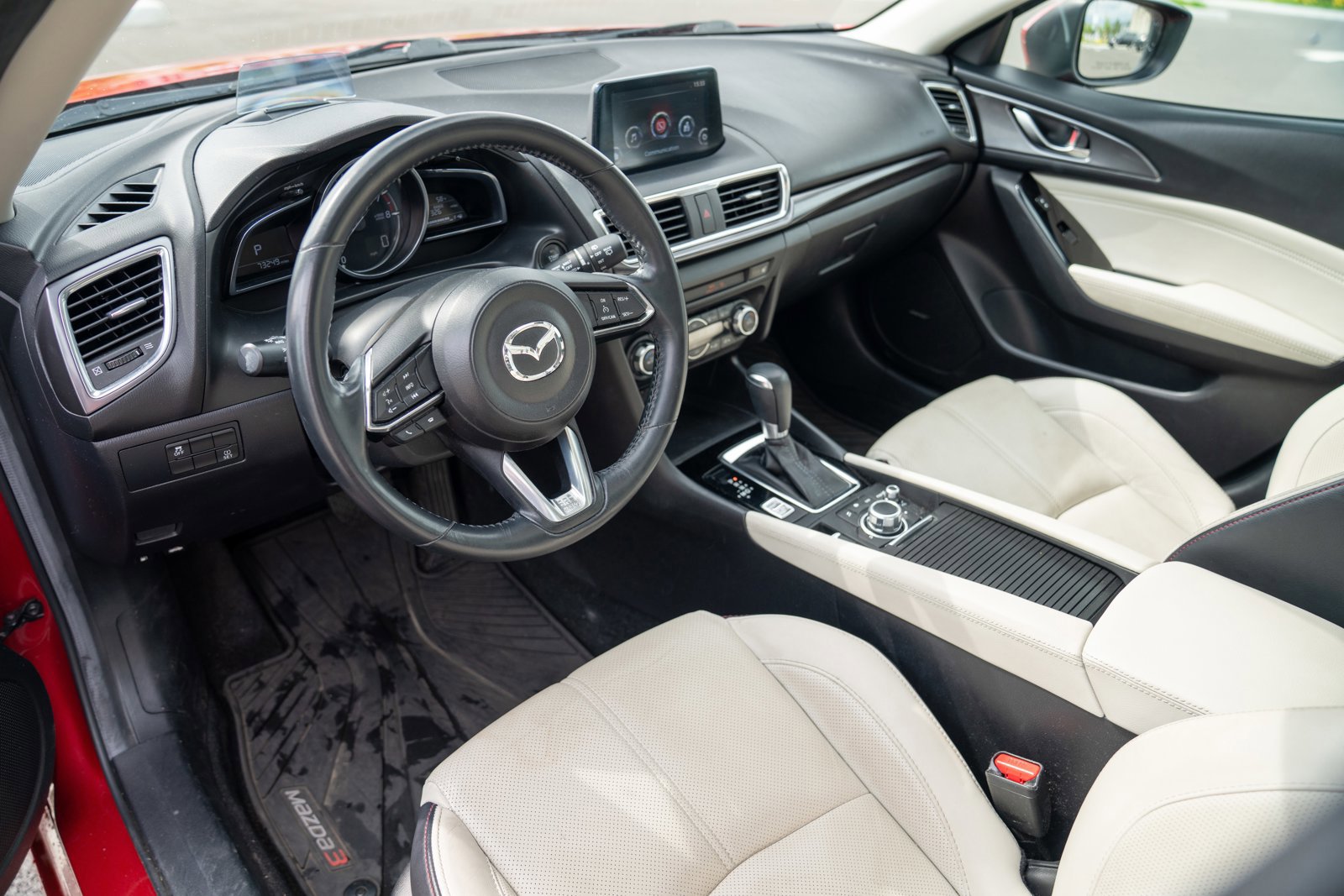 Used 2017 MAZDA MAZDA3 Grand Touring image 4