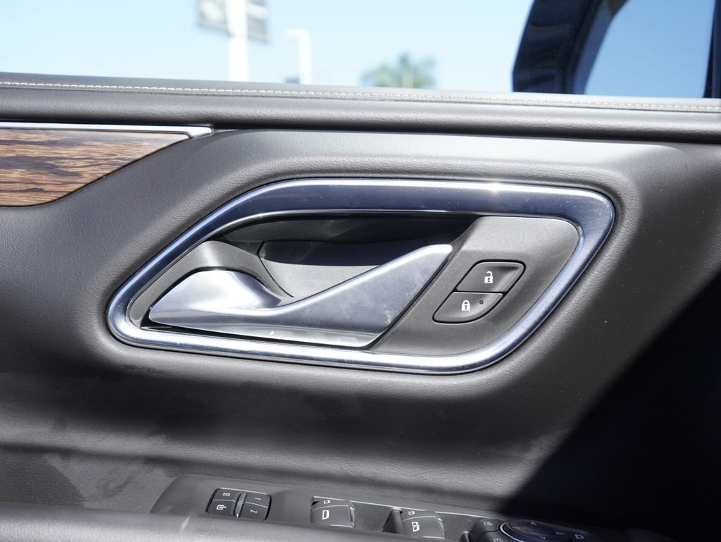Used 2022 Chevrolet Tahoe Premier AWD/4WD image 11