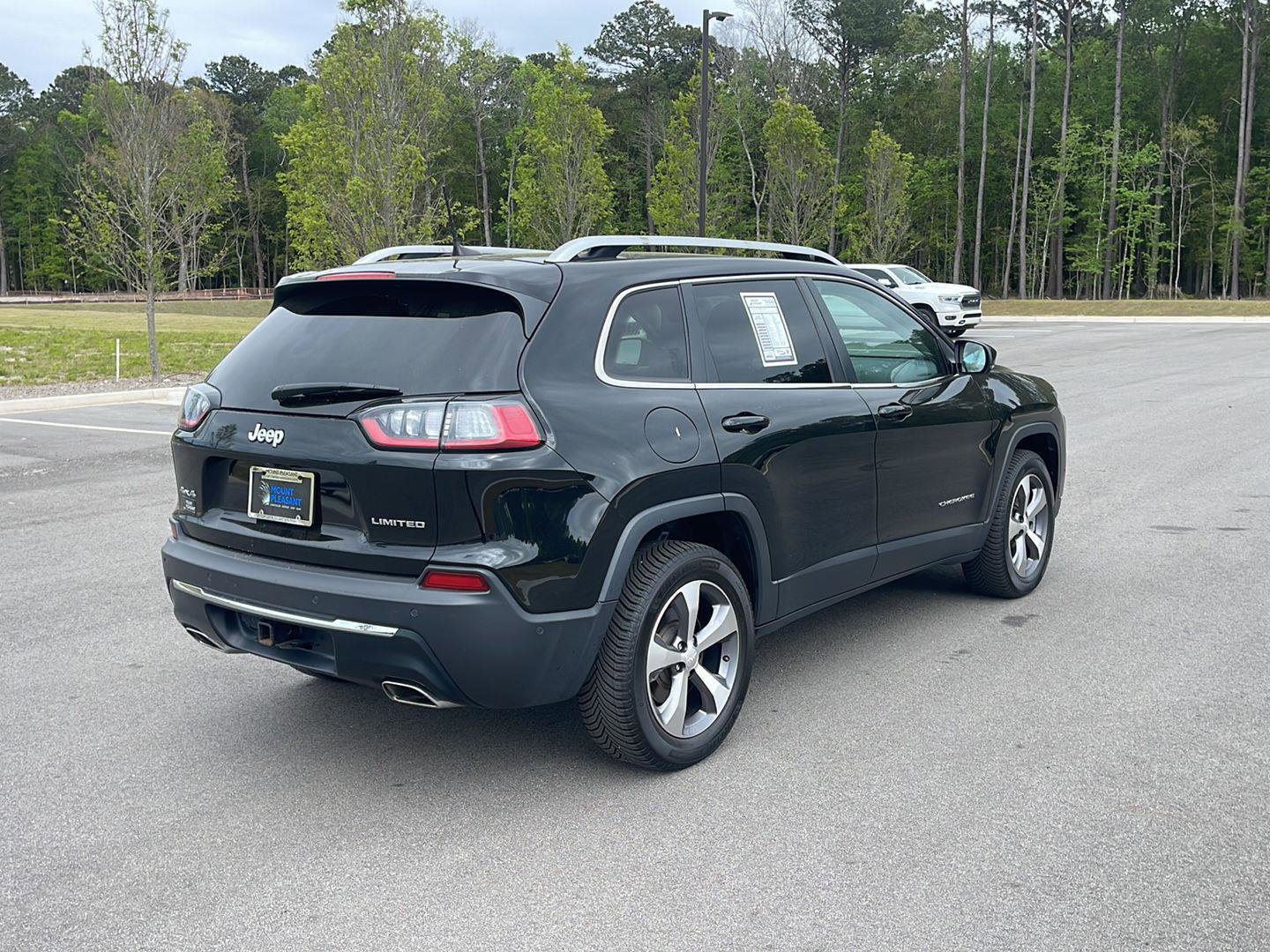 Used 2021 Jeep Cherokee Limited w/ Elite Package image 7