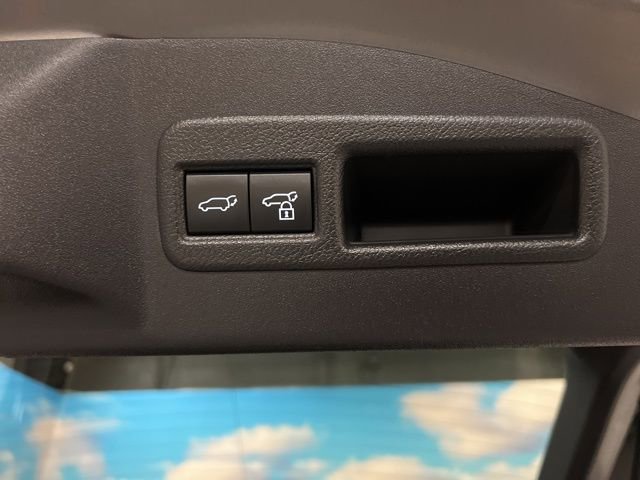 Used 2023 Subaru Solterra Limited image 61