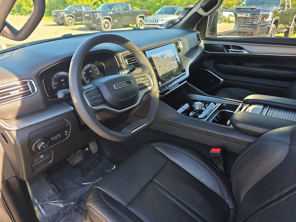 Used 2024 Jeep Wagoneer Series II AWD/4WD image 18