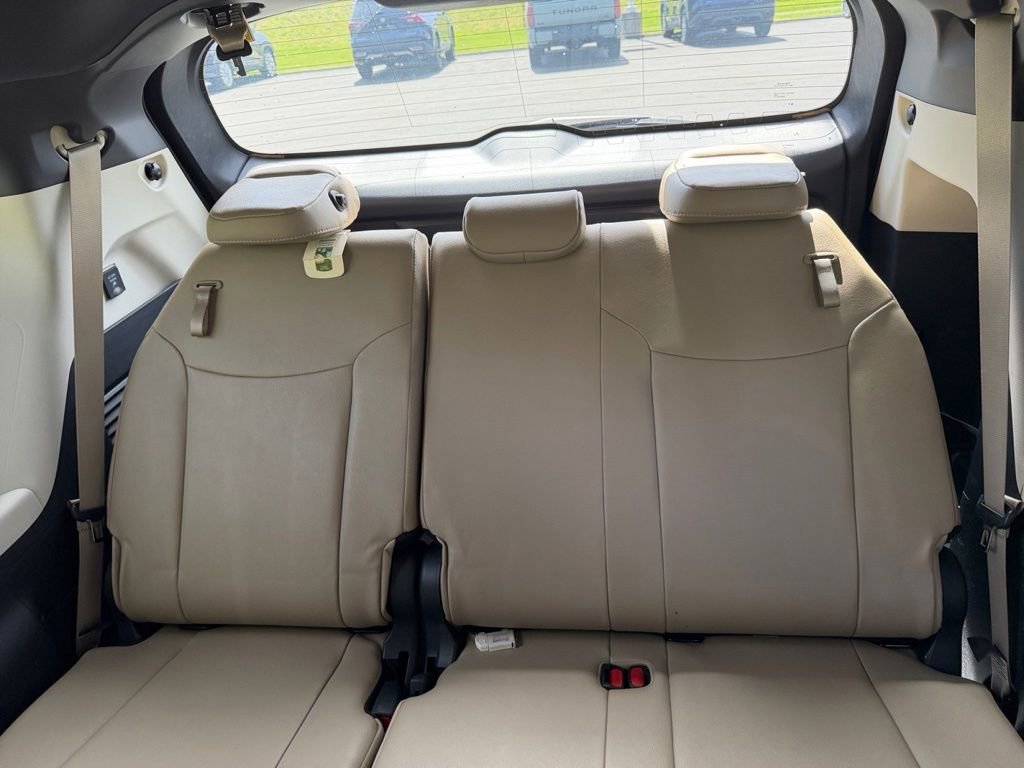 Used 2023 Toyota Sienna XLE w/ XLE Plus Package FWD image 29