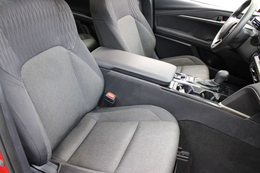 Used 2025 Toyota Camry LE FWD image 22