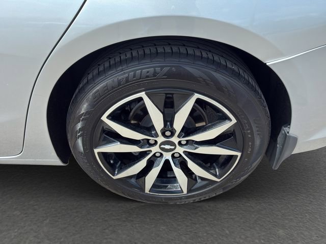 Used 2018 Chevrolet Malibu LT w/ Driver Confidence Package FWD image 11