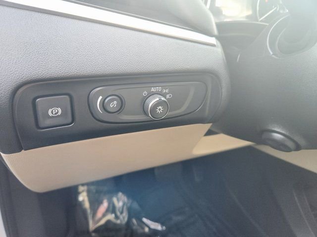 Used 2020 Buick Enclave Premium w/ Sun and Sites Package image 25