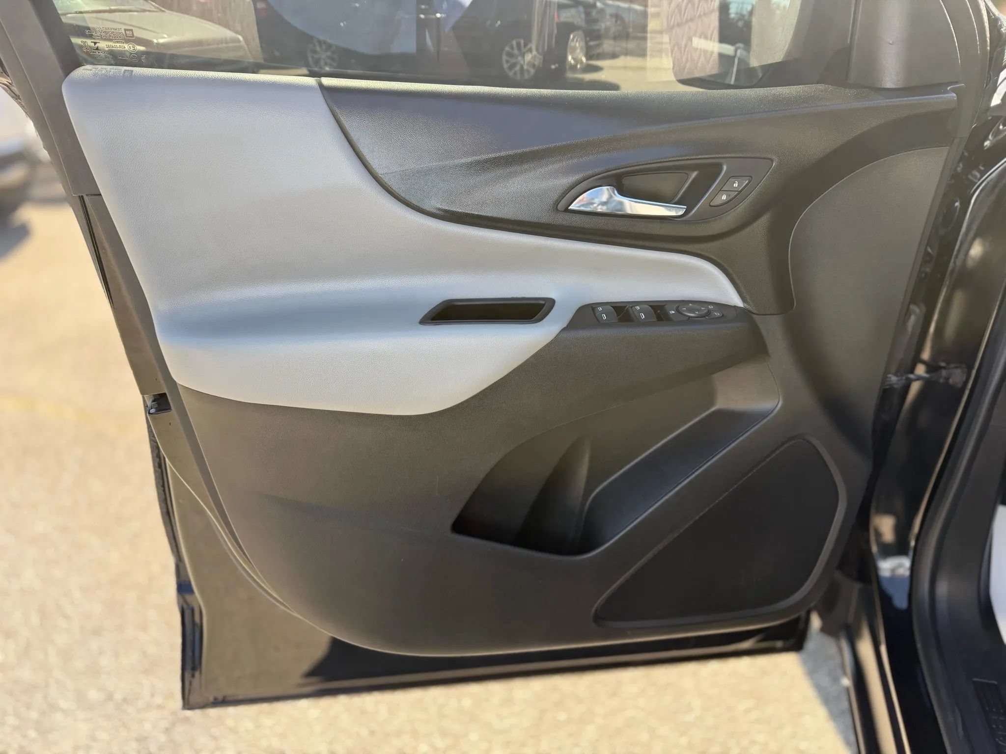 Used 2022 Chevrolet Equinox LS w/ LS Convenience Package FWD image 13