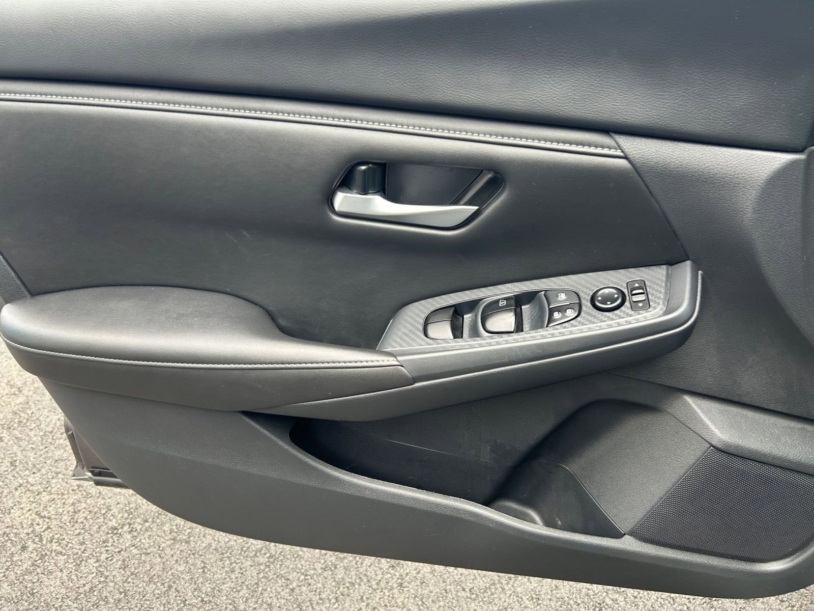 Used 2025 Nissan Sentra SV image 18