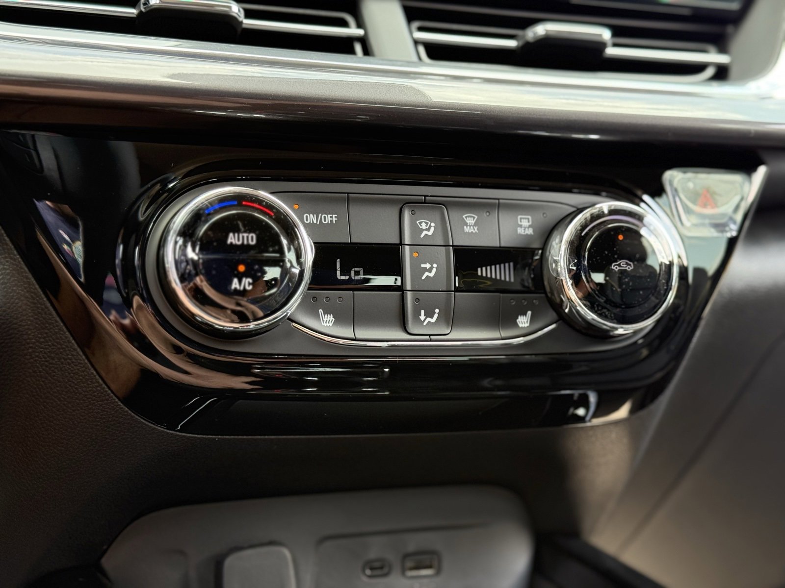 New 2026 Chevrolet Trax ACTIV w/ Sunroof Package image 18