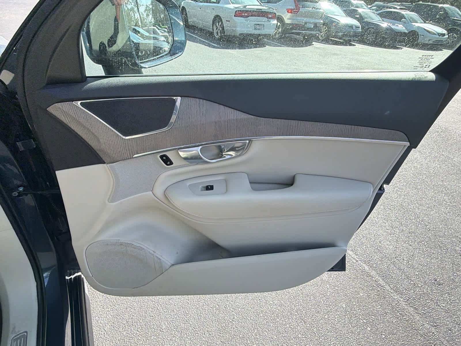 Certified 2023 Volvo XC90 B5 Plus w/ Protection Package Premier image 20