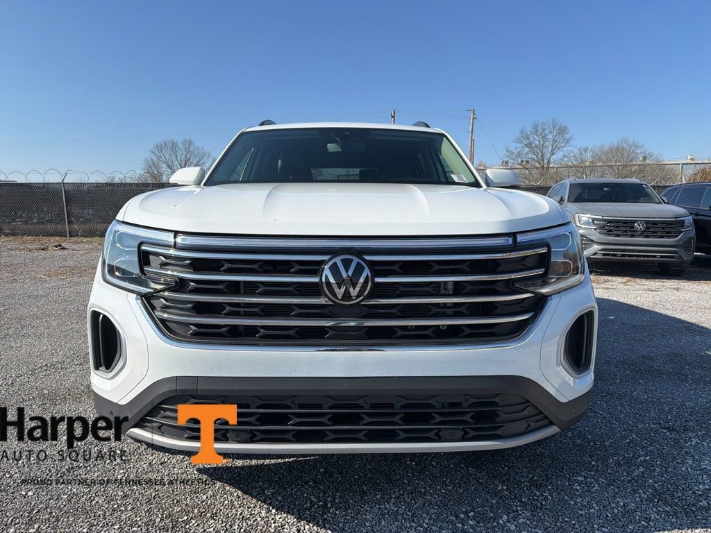 Used 2024 Volkswagen Atlas SE w/ Black Wheel Package image 8