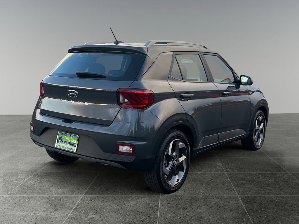 Certified 2025 Hyundai Venue SEL image 7
