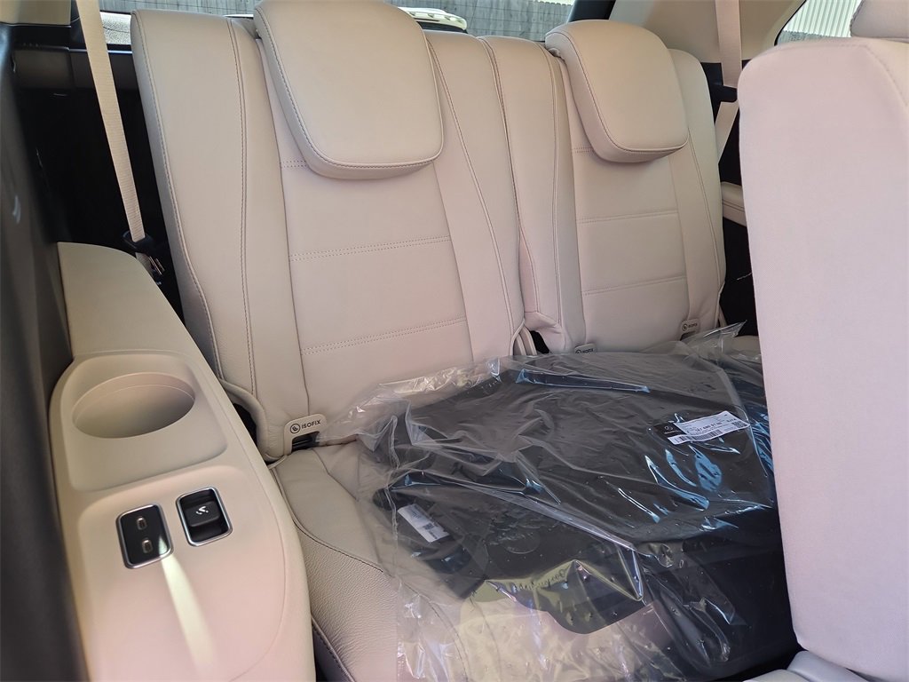 New 2026 Mercedes-Benz GLS 450 4MATIC image 16