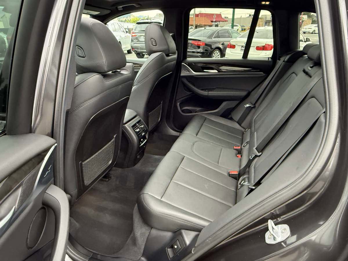 Used 2019 BMW X3 sDrive30i w/ M Sport Package 2 RWD image 5
